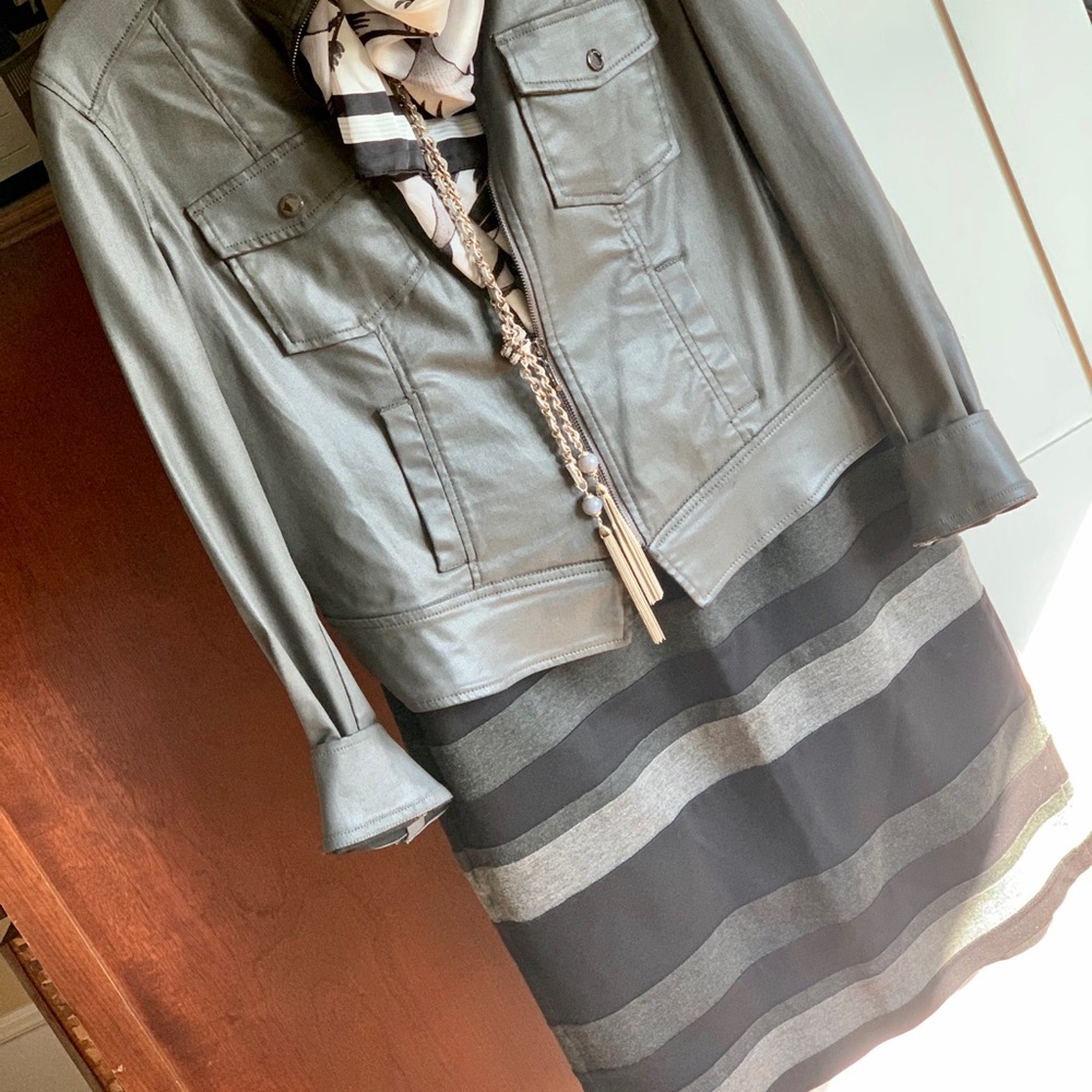 WHBM Black & Gray Striped Pencil Skirt Size 12